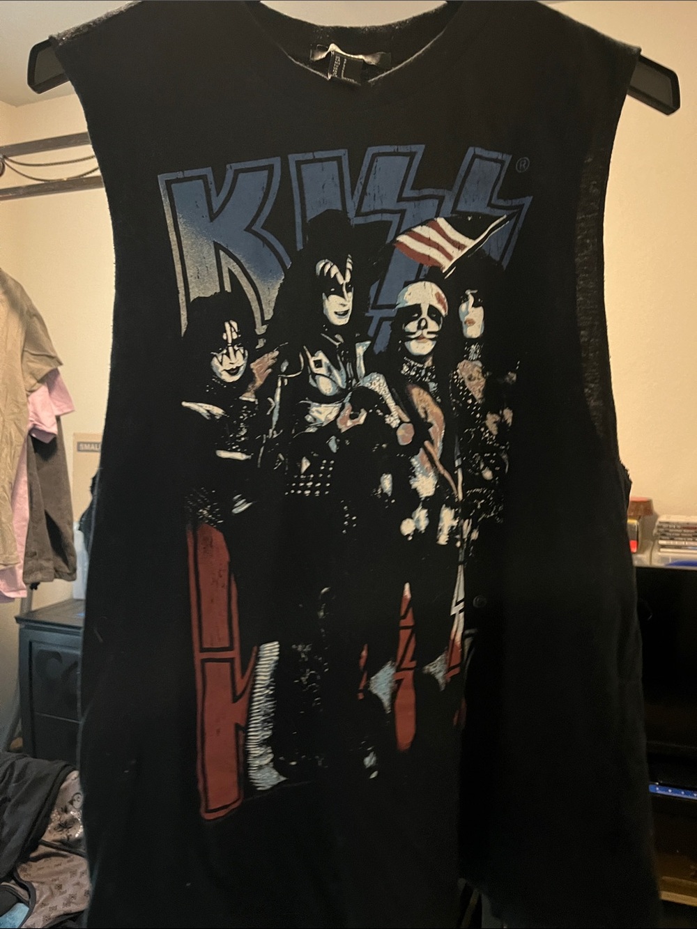 Kiss Black Sleeveless Rock Band Graphic Tank with Blue and Red Print